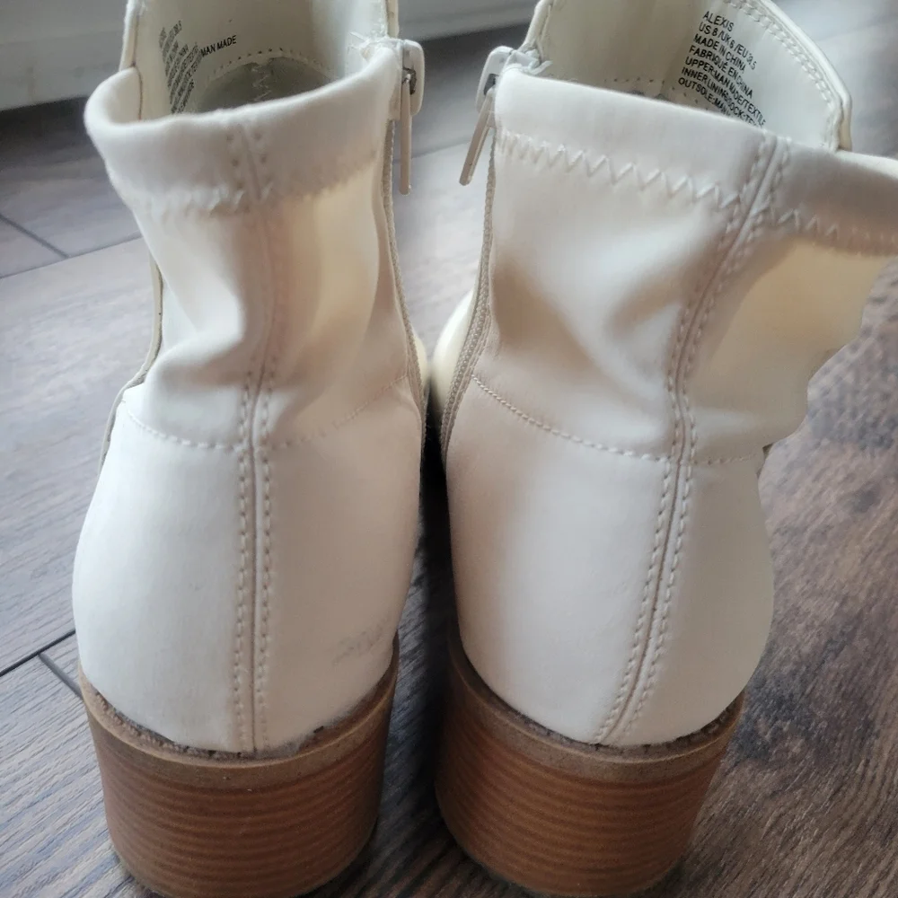 Cream Ankle Side Zipper Booties, Size 8